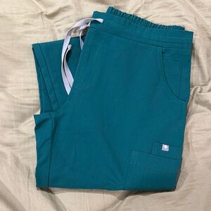 Figs Women's Hunter Green Scrub Panrs